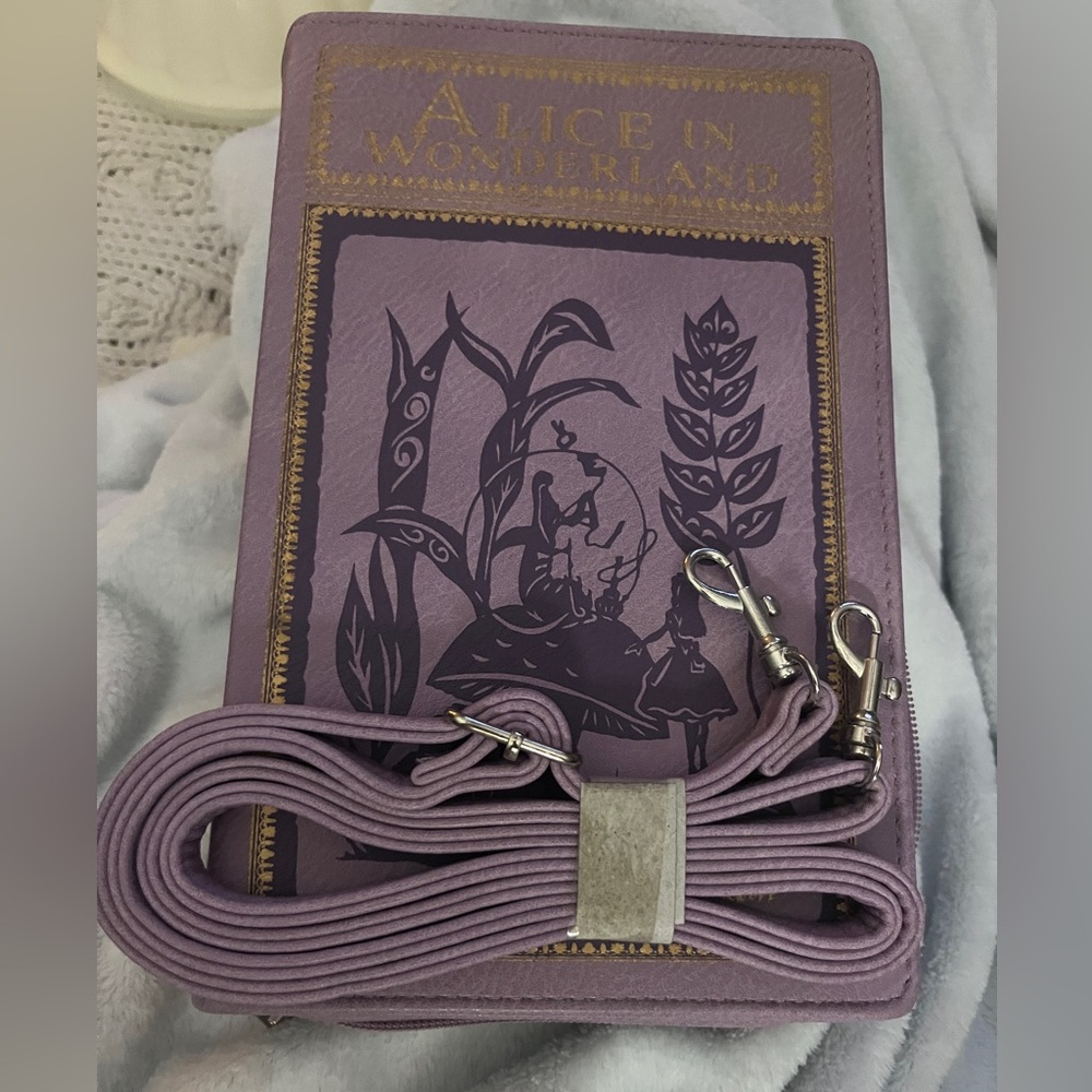 Alice in Wonderland Crossbody/Wristlet Purse NWOT - Picture 5 of 9